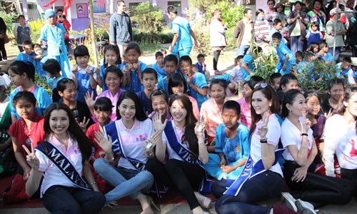 Dong Thanh Vy tung vuot mat Pham Huong tai Miss Asean 2013-Hinh-2